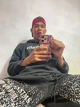 Luigi cumming1 online show from 04.26.26