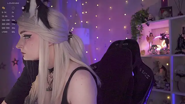 Snapshot of vronnier chatting on 02.05.26 vronnier online show from 02.05.26