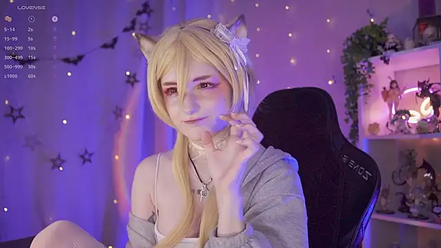 Snapshot of vronnier chatting on 02.06.26 vronnier online show from 02.06.26