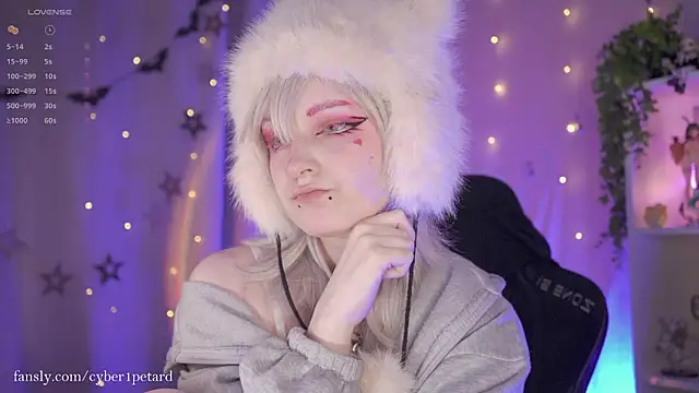 Snapshot of vronnier chatting on 02.14.26 vronnier online show from 02.14.26