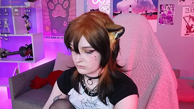 Snapshot of vronnier chatting on 04.16.26 vronnier online show from 04.16.26