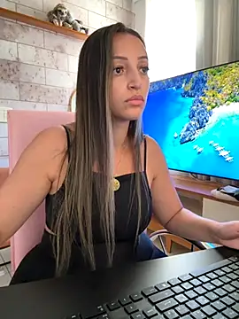 BelleRune online show from 09.18.25