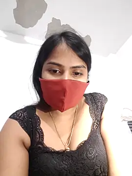 Snapshot of Red_Love_1 chatting on 12.17.25 Red Love 1 online show from 12.17.25