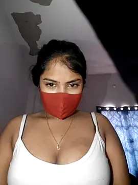 Snapshot of Red_Love_1 chatting on 12.21.25 Red Love 1 online show from 12.21.25