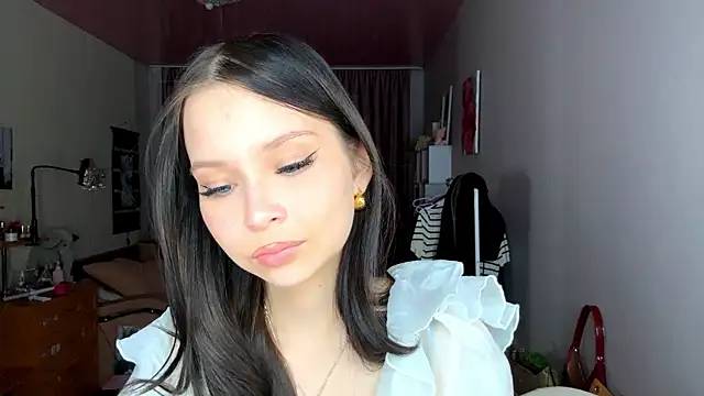 EmmaJonse online show from 11.18.25