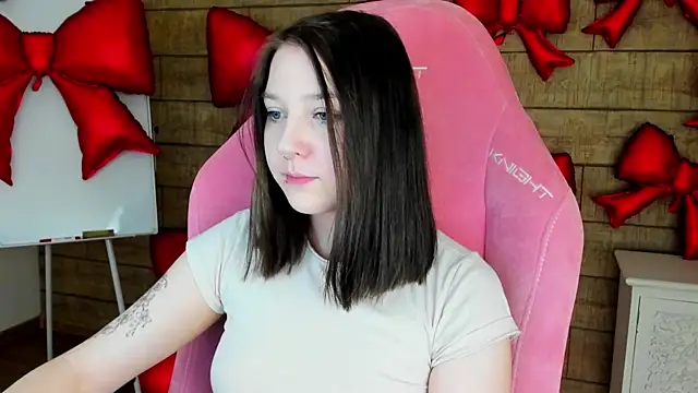 TinnaBurton online show from 02.11.26