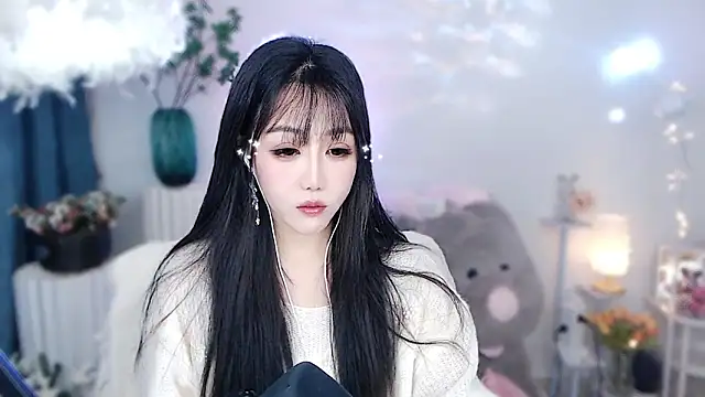 Laura 520 online show from 11.29.25