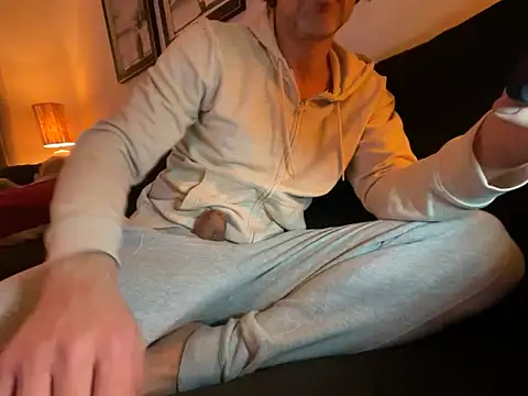 Brandonn1989amateur online show from 12.17.25