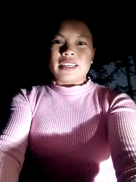 Snapshot of thien-nhien chatting on 11.15.25 thien-nhien online show from 11.15.25