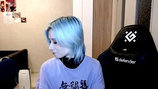 Snapshot of SophiaLur chatting on 11.16.25 SophiaLur online show from 11.16.25