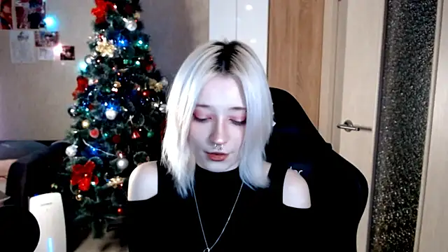 SophiaLur online show from 01.11.26