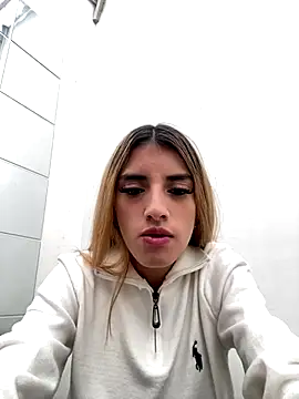 zoepink 1 online show from 11.25.25