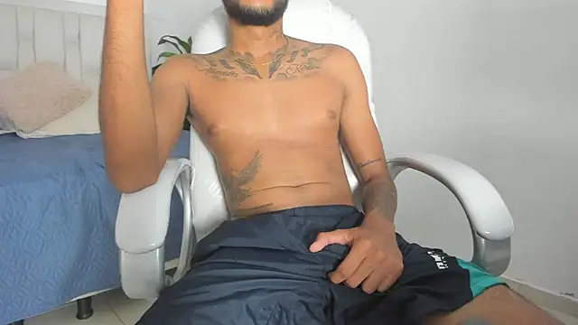 Snapshot of Jackson11__ chatting on 11.14.25 Jackson11 online show from 11.14.25