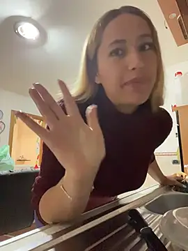 Snapshot of asshly20 chatting on 12.04.25 asshly20 online show from 12.04.25