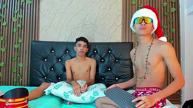 Snapshot of LiamSammer chatting on 12.16.25 LiamSammer online show from 12.16.25