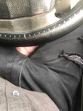 Snapshot of dreamframe chatting on 02.13.26 dreamframe online show from 02.13.26