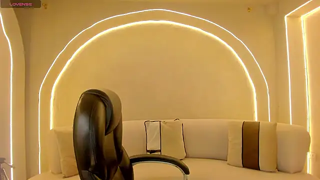 ZaraKafruni online show from 03.05.26