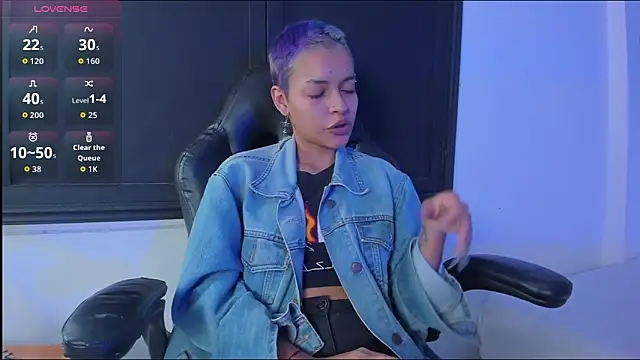 Snapshot of Anny_Kiitty chatting on 11.28.25 Anny Kiitty online show from 11.28.25