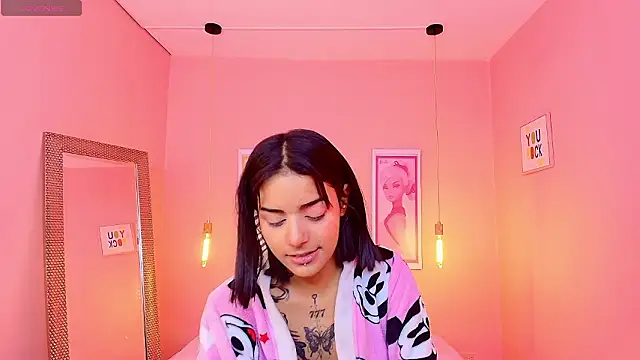 Snapshot of Milu_carbajal_x chatting on 02.14.26 Milu carbajal x online show from 02.14.26