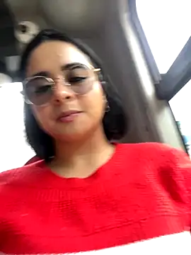 HANNAHBAKER00 online show from 11.28.25