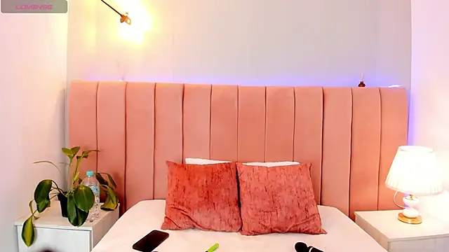 Anita wood online show from 11.26.25