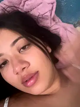 Snapshot of Larissa_xxe chatting on 11.30.25 Larissa xxe online show from 11.30.25