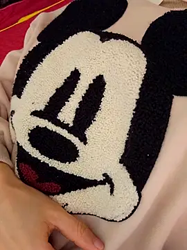 Snapshot of Lousii chatting on 02.10.26 Lousii online show from 02.10.26