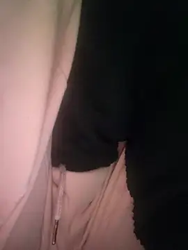 Snapshot of Lousii chatting on 03.18.26 Lousii online show from 03.18.26