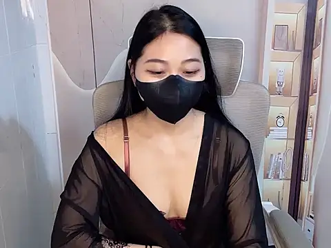 Snapshot of Lousii chatting on 04.06.26 Lousii online show from 04.06.26