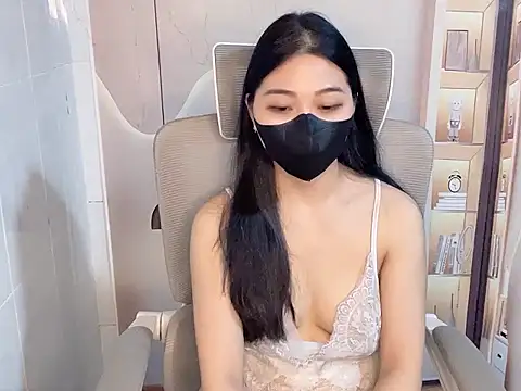 Snapshot of Lousii chatting on 04.07.26 Lousii online show from 04.07.26