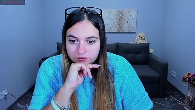 Maria Bond online show from 12.04.25