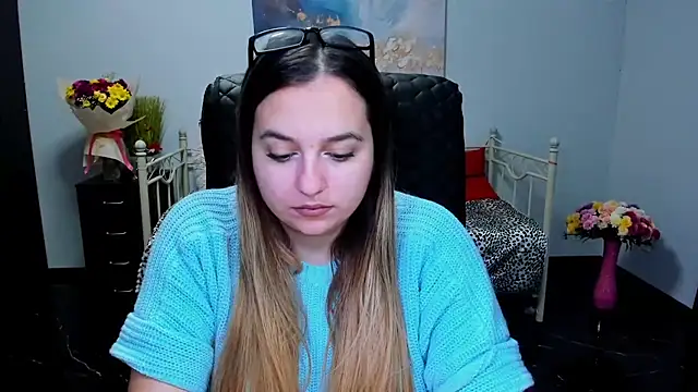 Maria Bond online show from 12.05.25