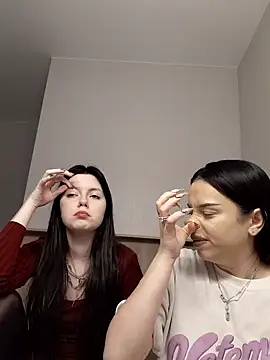 Snapshot of dawnbeforesunset chatting on 11.15.25 dawnbeforesunset online show from 11.15.25