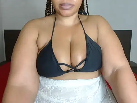 Roundasssquiterxx online show from 11.26.25