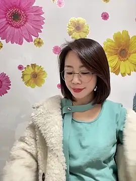 xiaoling2358 online show from 12.15.25