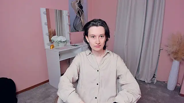 NenaBriand online show from 11.26.25