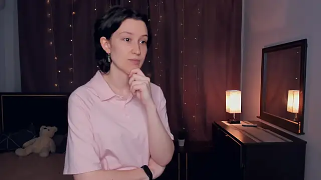 NenaBriand online show from 12.02.25