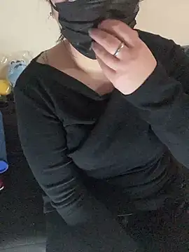 Snapshot of -Kotone- chatting on 11.16.25 -Kotone- online show from 11.16.25