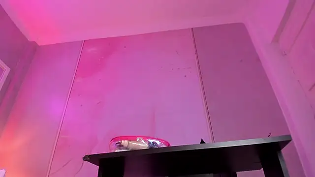 Kendall curves online show from 04.11.26