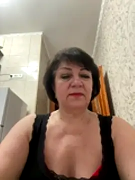 Snapshot of LittleBead522 chatting on 11.21.25 LittleBead522 online show from 11.21.25