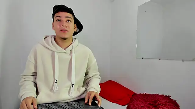 Lucastorrez01 online show from 02.16.26