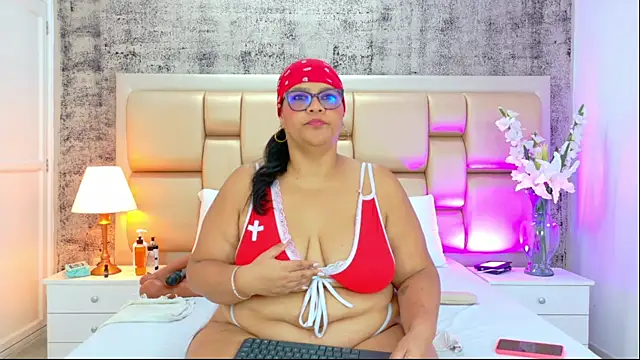 Snapshot of SelennaCooper chatting on 01.09.26 SelennaCooper online show from 01.09.26