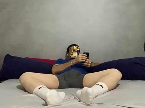 PlayWithMe95 online show from 11.17.25