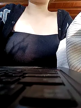 ChezyBaby online show from 11.26.25