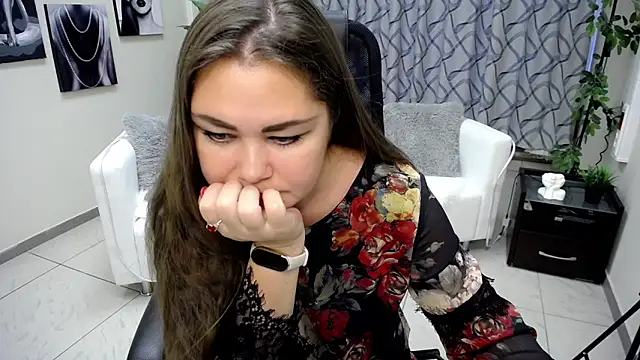 Susanna S online show from 11.20.25