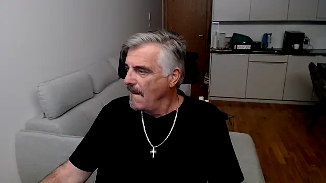 Buidapest online show from 11.21.25