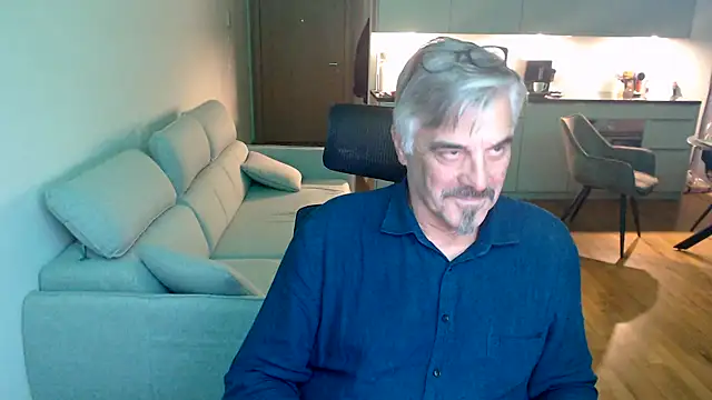 Buidapest online show from 02.06.26