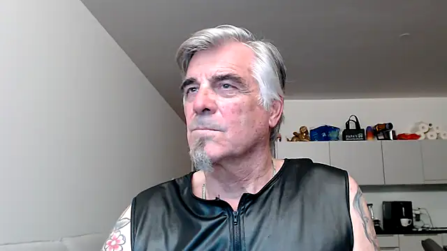 Buidapest online show from 05.10.26
