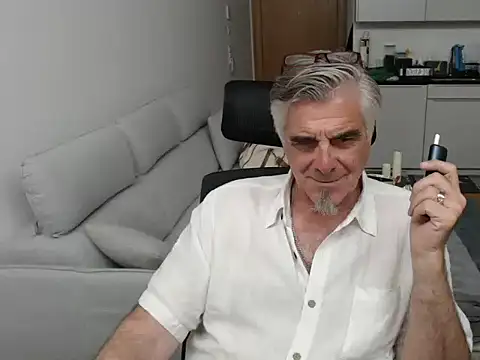 Buidapest online show from 05.30.26
