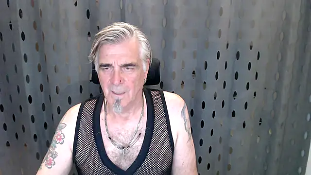 Buidapest online show from 07.13.26